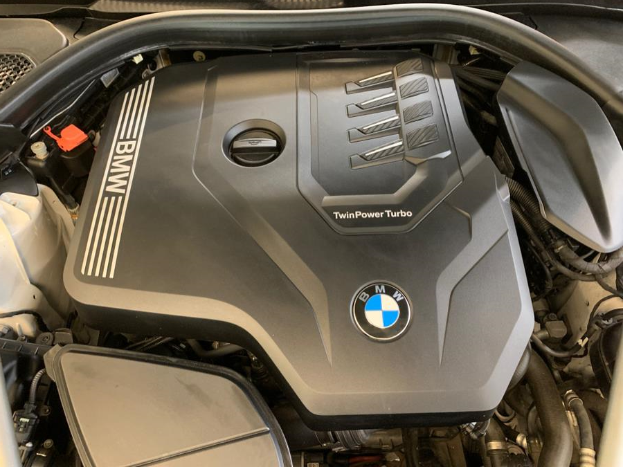 2022 BMW 5-Series 530i xDrive Sedan photo