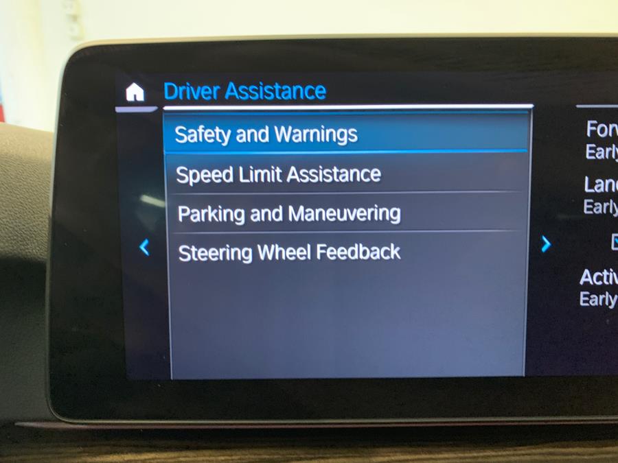 2022 BMW 5-Series 530i xDrive Sedan photo