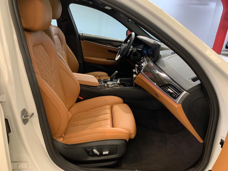 2022 BMW 5-Series 530i xDrive Sedan photo