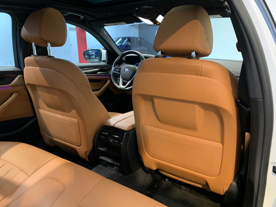 2022 BMW 5-Series 530i xDrive Sedan photo