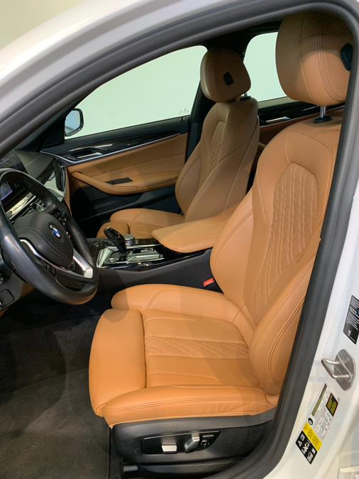 2022 BMW 5-Series 530i xDrive Sedan photo