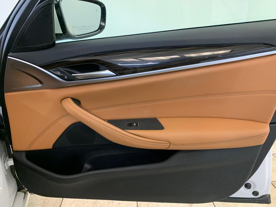 2022 BMW 5-Series 530i xDrive Sedan photo