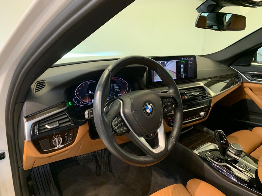 2022 BMW 5-Series 530i xDrive Sedan photo