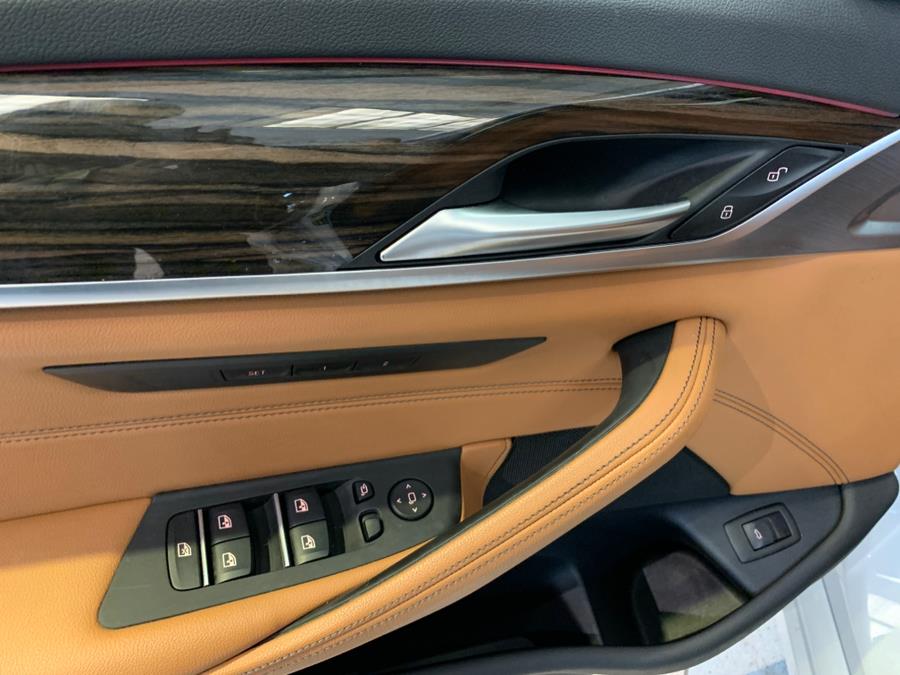 2022 BMW 5-Series 530i xDrive Sedan photo