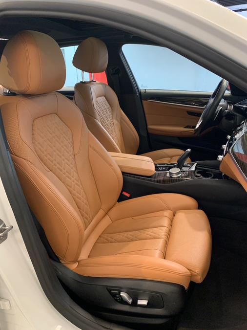 2022 BMW 5-Series 530i xDrive Sedan photo