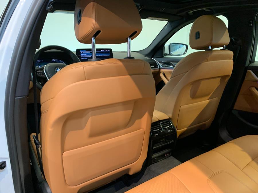 2022 BMW 5-Series 530i xDrive Sedan photo