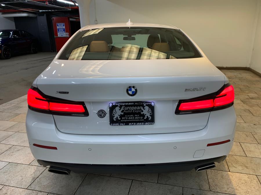 2022 BMW 5-Series 530i xDrive Sedan photo