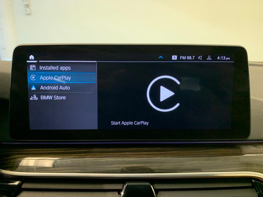 2022 BMW 5-Series 530i xDrive Sedan photo
