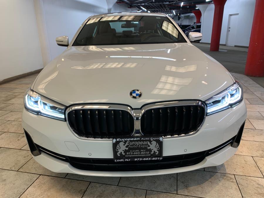 2022 BMW 5-Series 530i xDrive Sedan photo