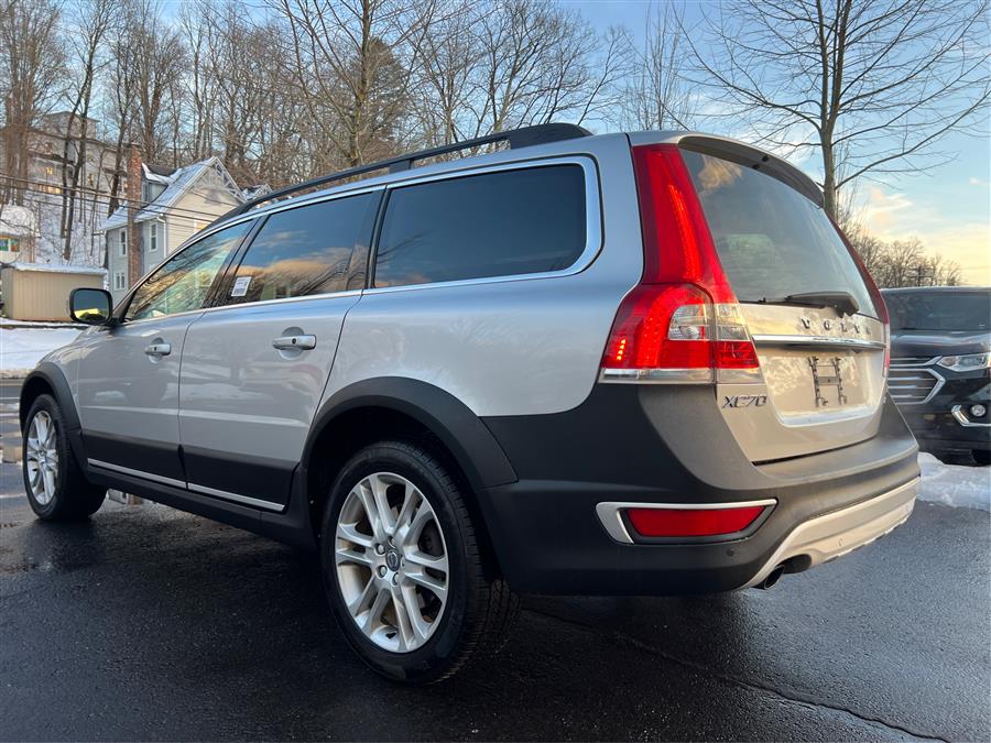 2016 Volvo XC70 AWD 4dr Wgn T5 Premier photo