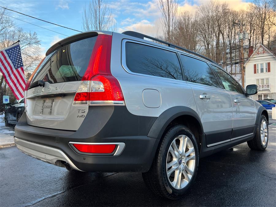 2016 Volvo XC70 AWD 4dr Wgn T5 Premier photo