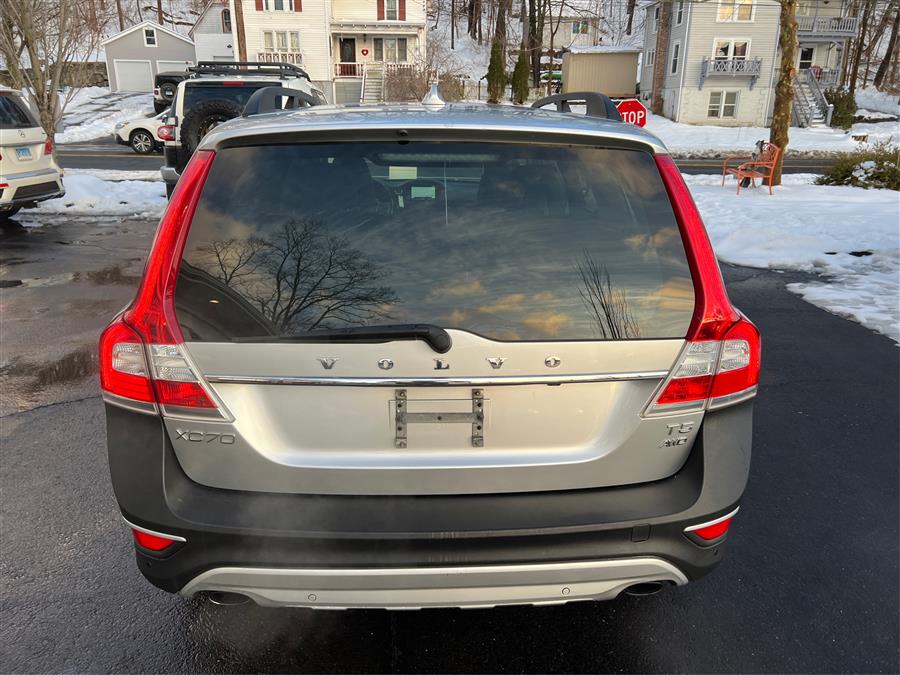 2016 Volvo XC70 AWD 4dr Wgn T5 Premier photo