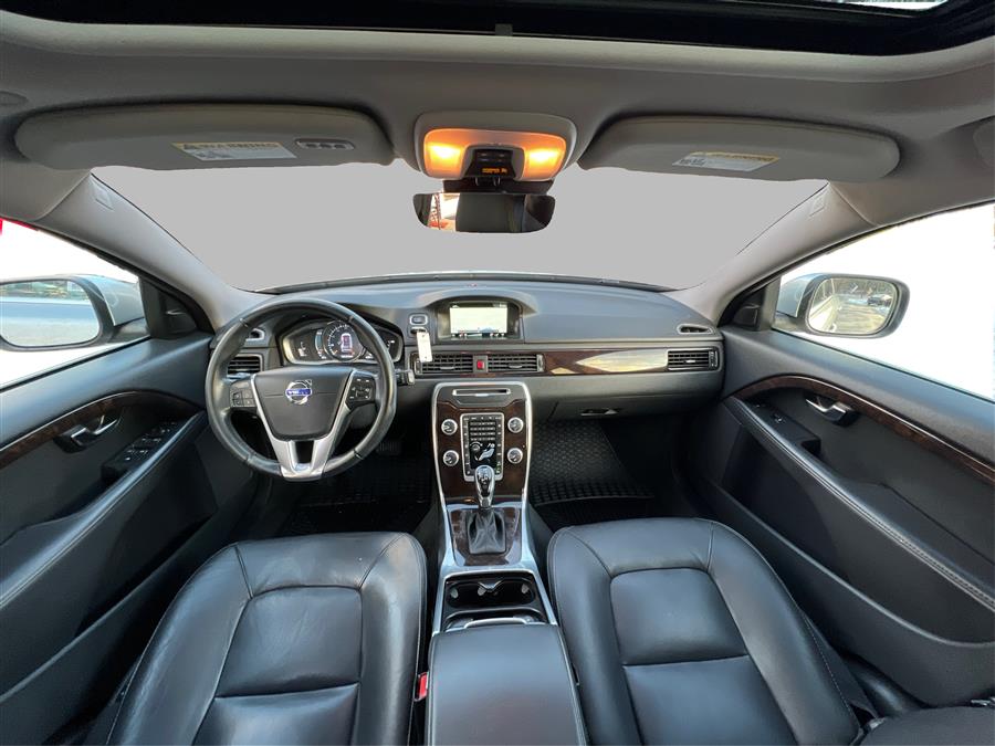 2016 Volvo XC70 AWD 4dr Wgn T5 Premier photo