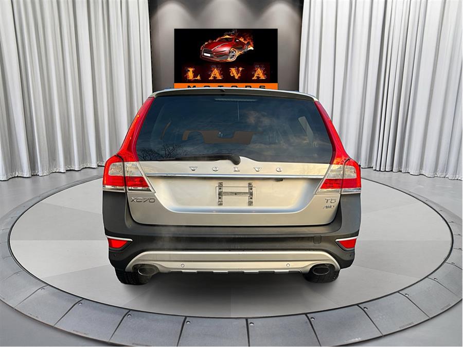 2016 Volvo XC70 AWD 4dr Wgn T5 Premier photo