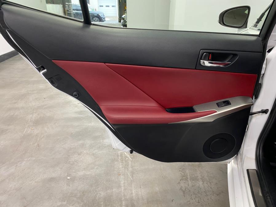 2016 Lexus IS 300 photo