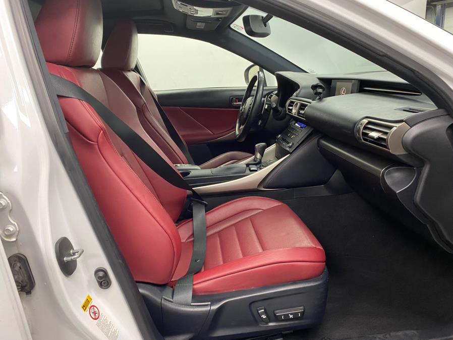 2016 Lexus IS 300 photo