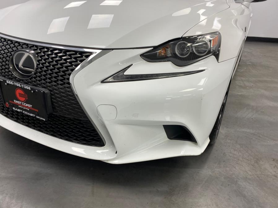 2016 Lexus IS 300 photo