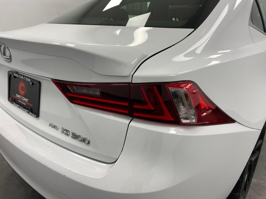 2016 Lexus IS 300 photo
