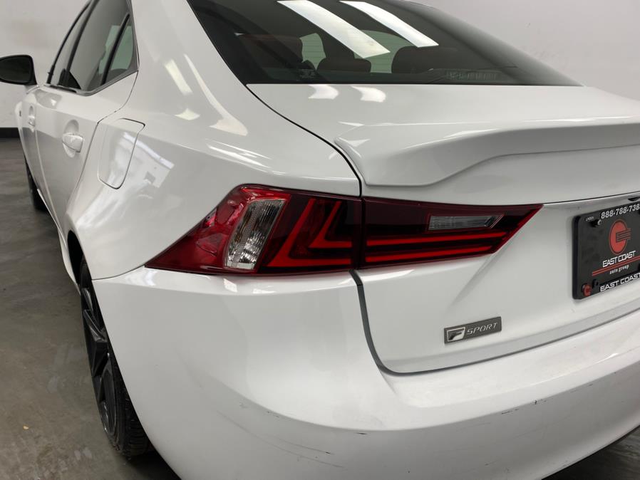 2016 Lexus IS 300 photo