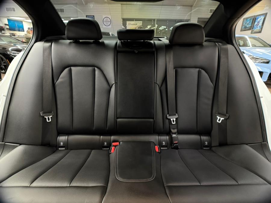 2022 BMW 3-Series M340i xDrive Sedan photo