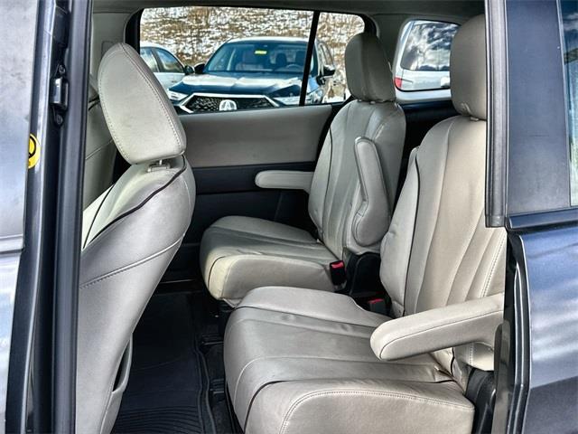 2014 Mazda Mazda5 Grand Touring photo