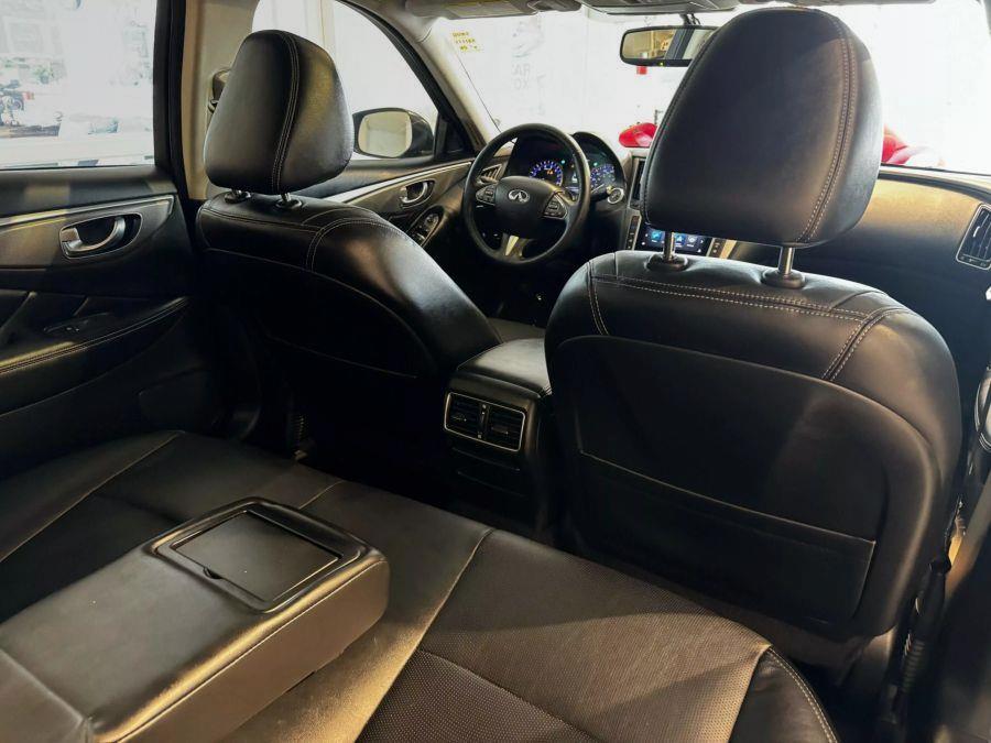 2015 Infiniti Q50 3.7 Sedan 4D photo