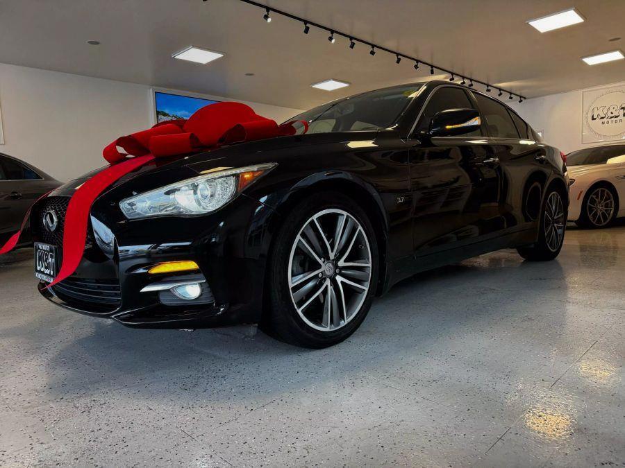 2015 Infiniti Q50 3.7 Sedan 4D photo