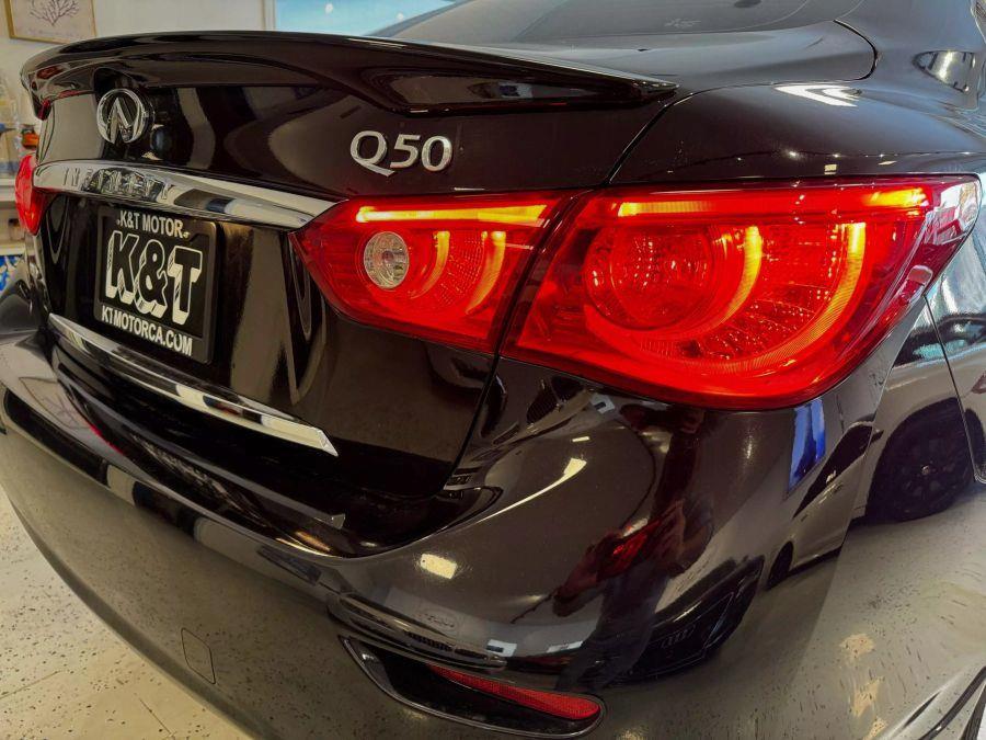 2015 Infiniti Q50 3.7 Sedan 4D photo