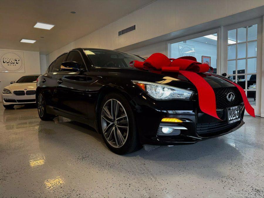 2015 Infiniti Q50 3.7 Sedan 4D photo