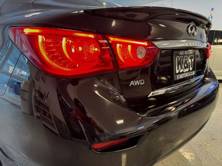 2015 Infiniti Q50 3.7 Sedan 4D photo