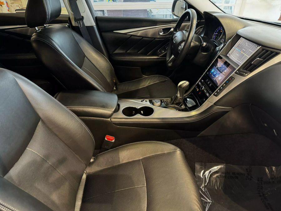2015 Infiniti Q50 3.7 Sedan 4D photo