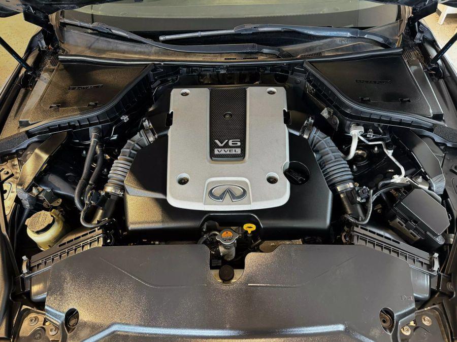 2015 Infiniti Q50 3.7 Sedan 4D photo