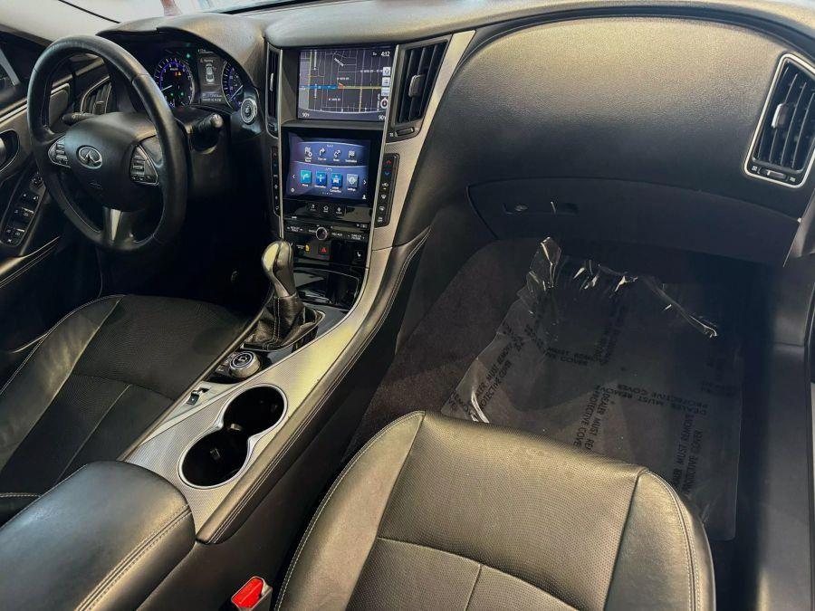2015 Infiniti Q50 3.7 Sedan 4D photo