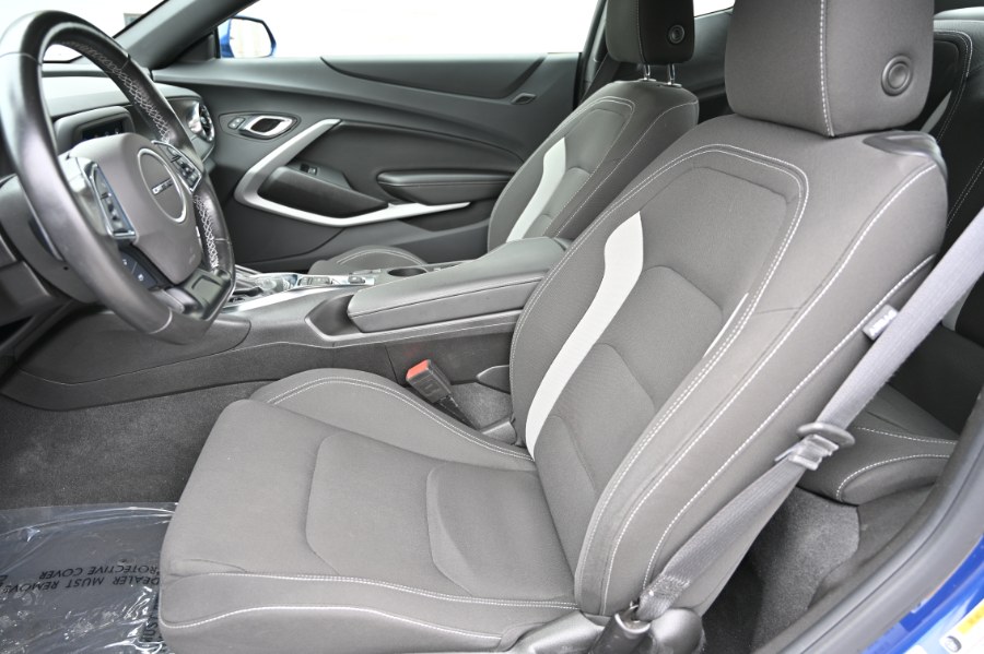 2023 Chevrolet Camaro 2dr Cpe 1LT photo