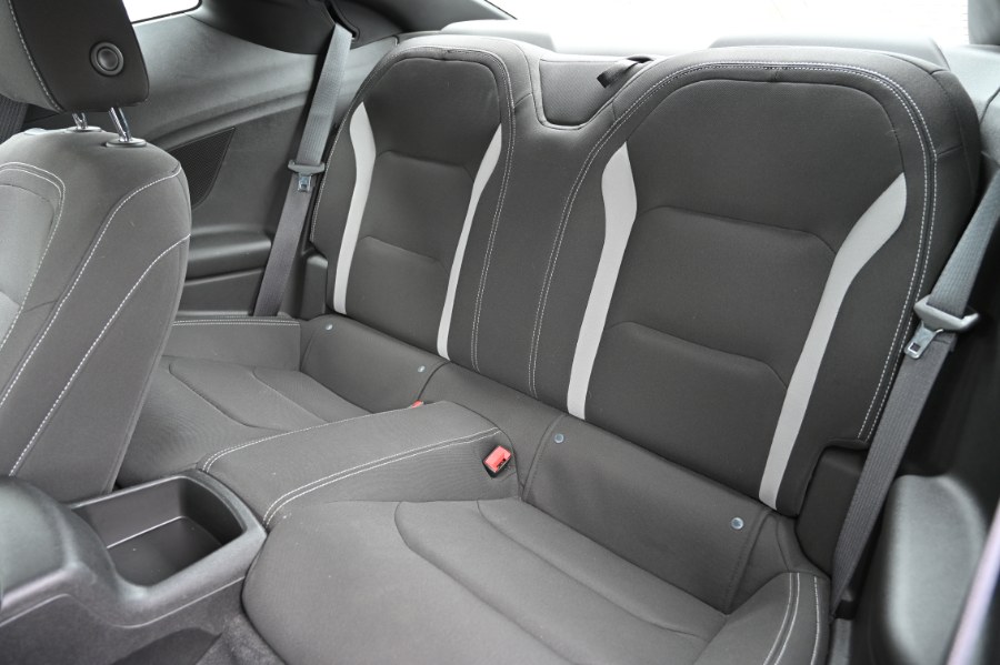 2023 Chevrolet Camaro 2dr Cpe 1LT photo