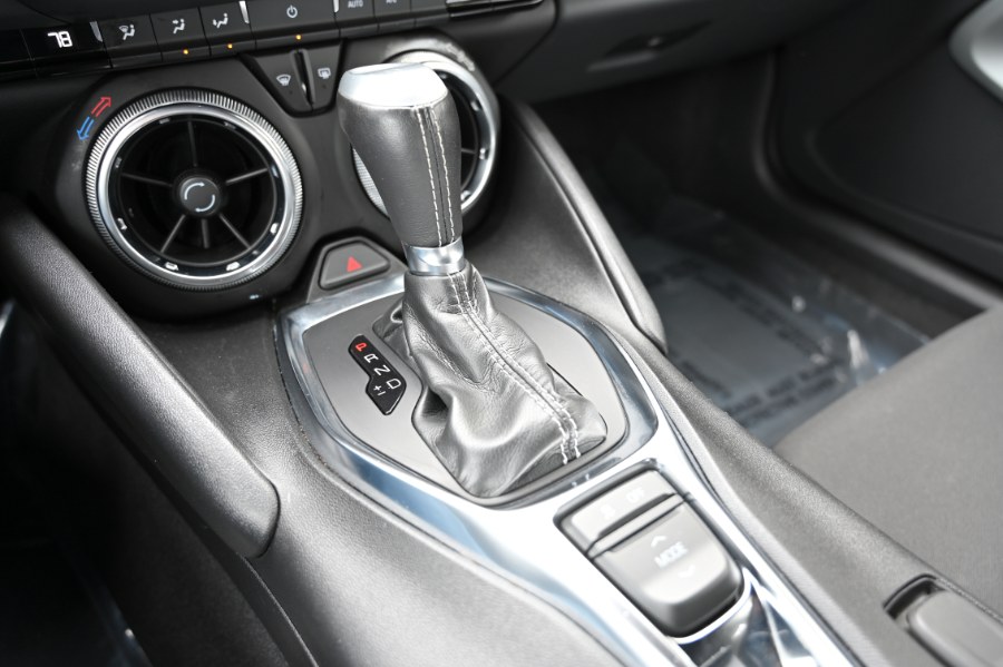 2023 Chevrolet Camaro 2dr Cpe 1LT photo