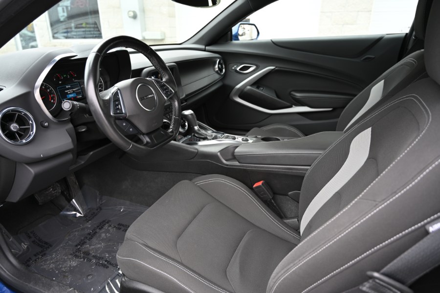 2023 Chevrolet Camaro 2dr Cpe 1LT photo