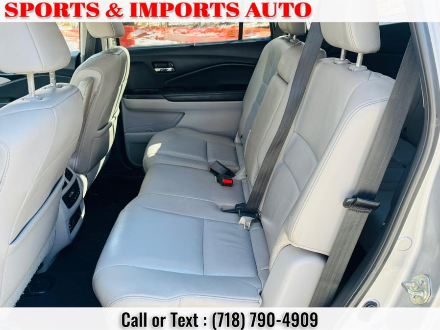 2016 Honda Pilot AWD 4dr Touring w/RES & Navi photo