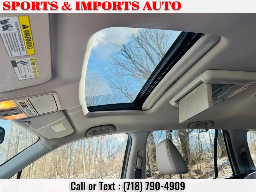 2016 Honda Pilot AWD 4dr Touring w/RES & Navi photo