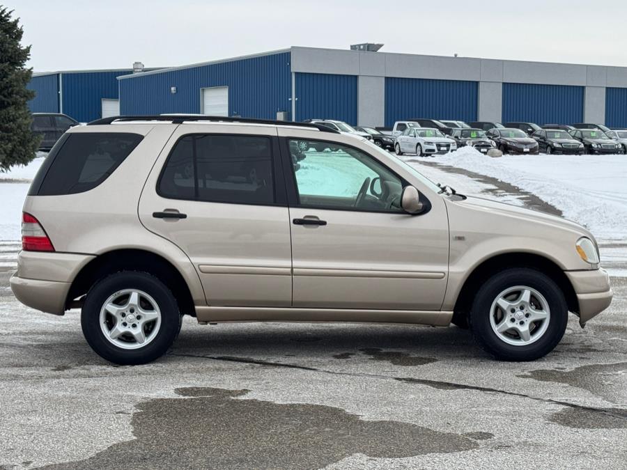 2001 Mercedes-Benz M-Class ML320 photo