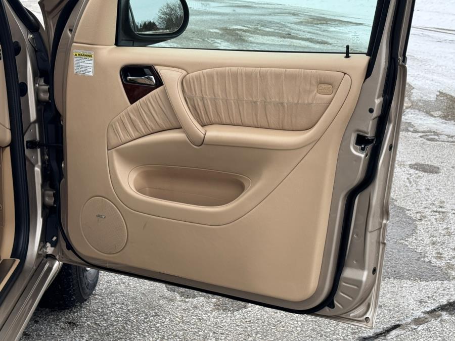 2001 Mercedes-Benz M-Class ML320 photo