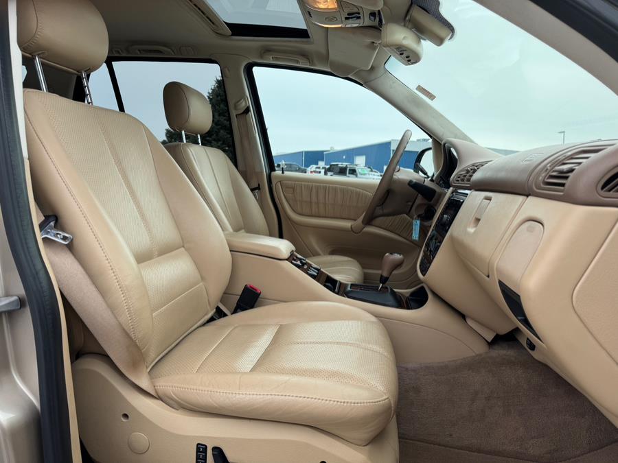 2001 Mercedes-Benz M-Class ML320 photo
