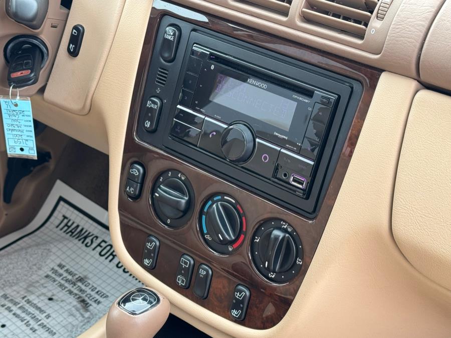 2001 Mercedes-Benz M-Class ML320 photo