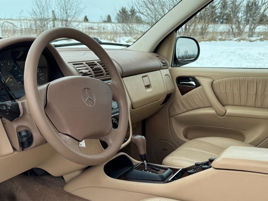 2001 Mercedes-Benz M-Class ML320 photo
