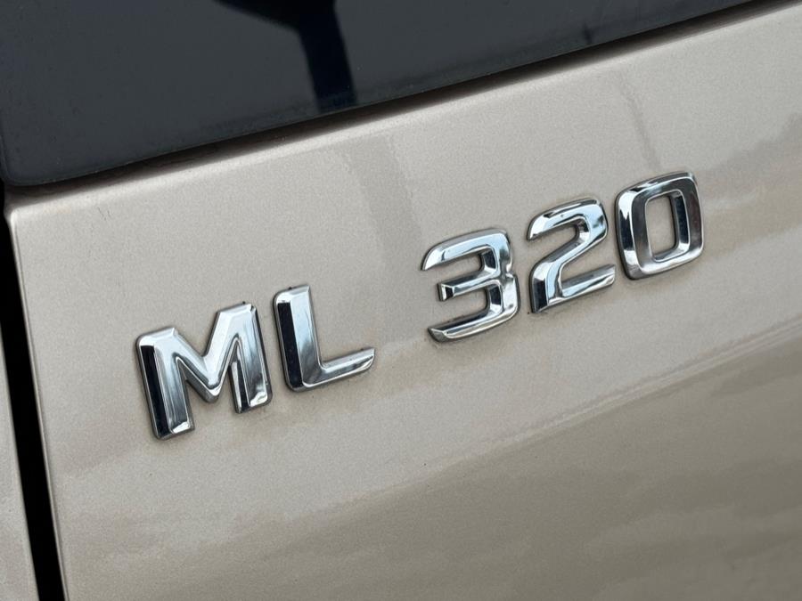 2001 Mercedes-Benz M-Class ML320 photo
