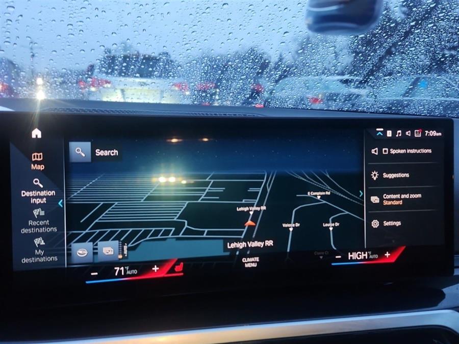 2023 BMW 2 Series 230i xDrive photo