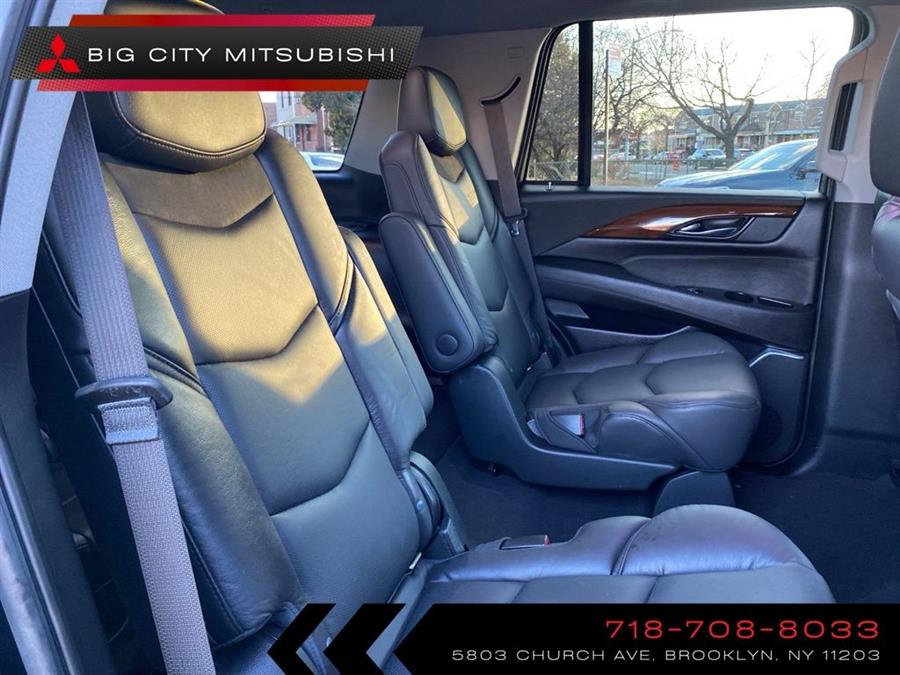 2020 Cadillac Escalade Premium Luxury photo