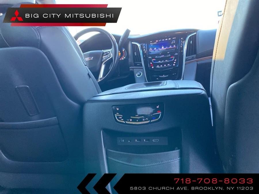 2020 Cadillac Escalade Premium Luxury photo