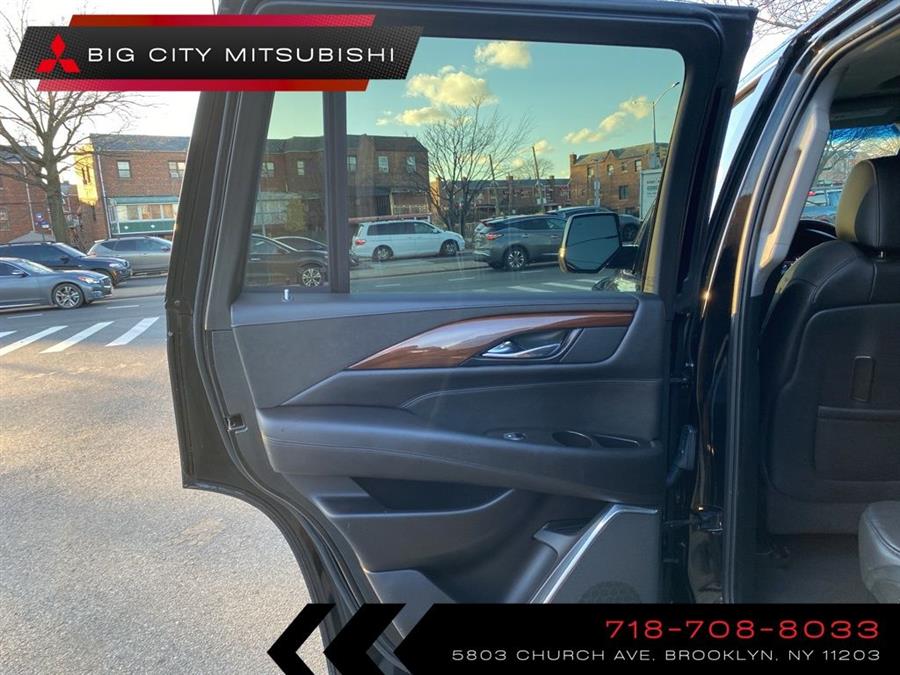 2020 Cadillac Escalade Premium Luxury photo