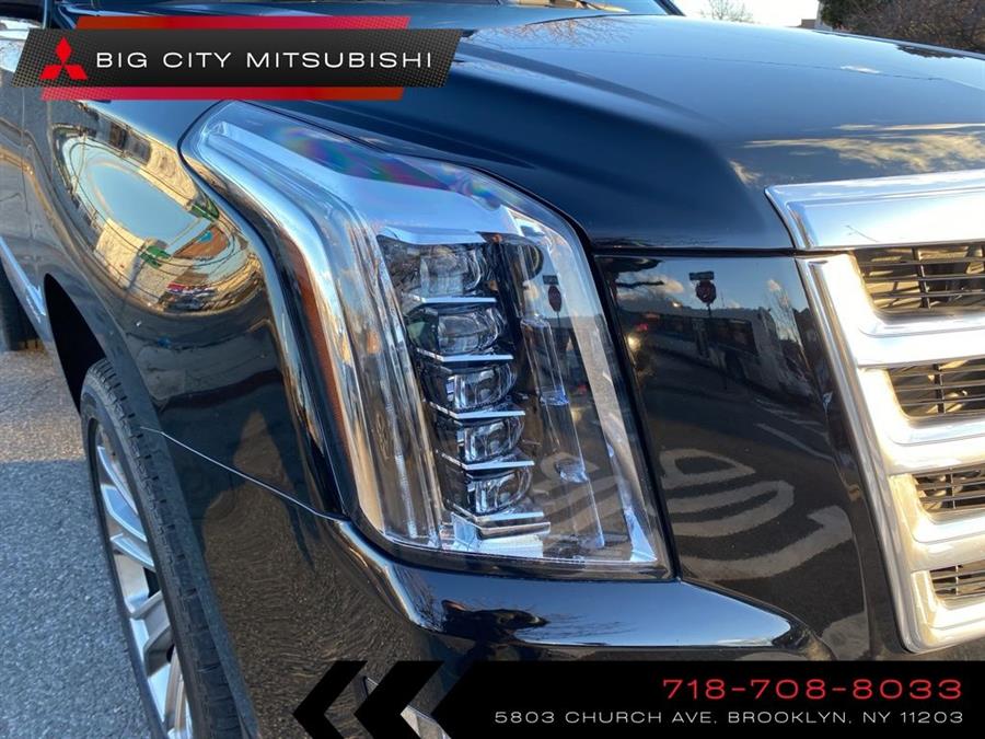 2020 Cadillac Escalade Premium Luxury photo